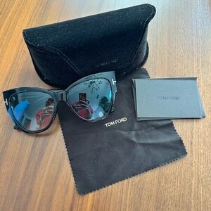 Tom Ford  Black Large Cat Eye Sunglasses (FT0371 ANOUSHKA 01B)